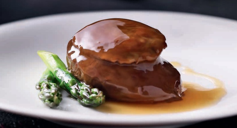 Braised Australian Whole Abalone in Oyster Sauce
