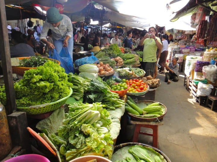Cambodia, of markets and insects