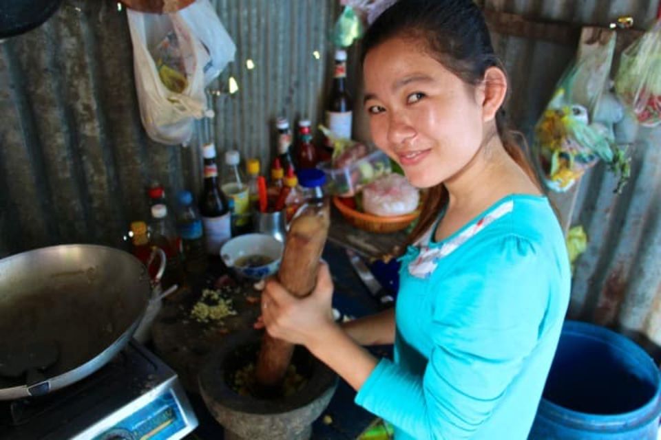 Cambodian Chef making the curry