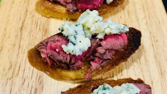 Toasted Crostini 'w' Skirt & Blue Cheese