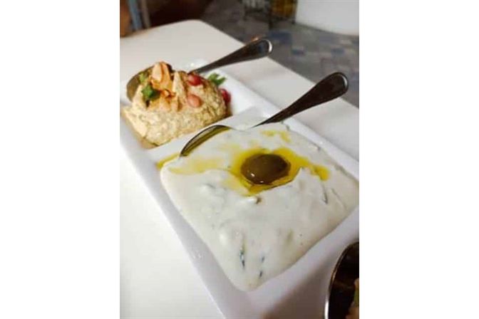 LABNA-DIP-Strained-Greek-yoghurt-with-seasonings
