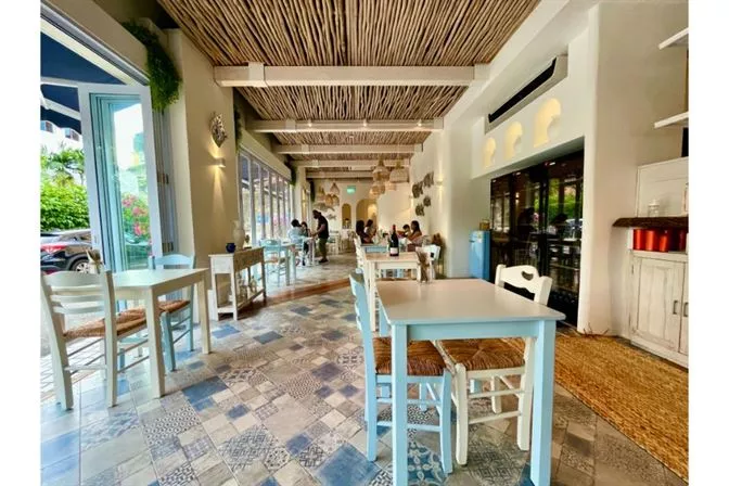 blu k interior mine.jpg Golden Beach Seafood Paradise Siglap Review (2023 sadly closed for good)