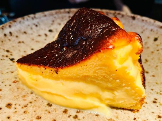 Lolla Burnt Cheesecake