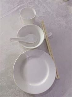 Lee Do Place Settings