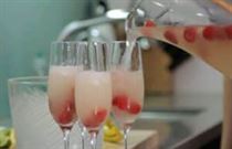 How to Make Champagne Cocktails