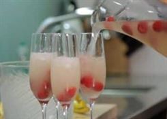How to Make Champagne Cocktails