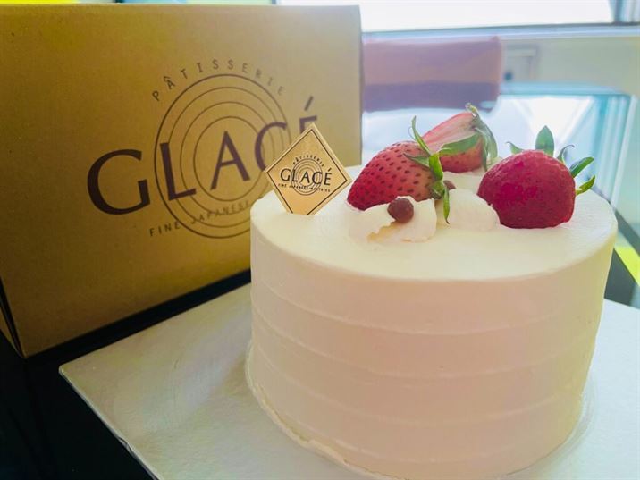 Patisserie Glacé Gluten-Free Strawberry Decor Cake Delivery