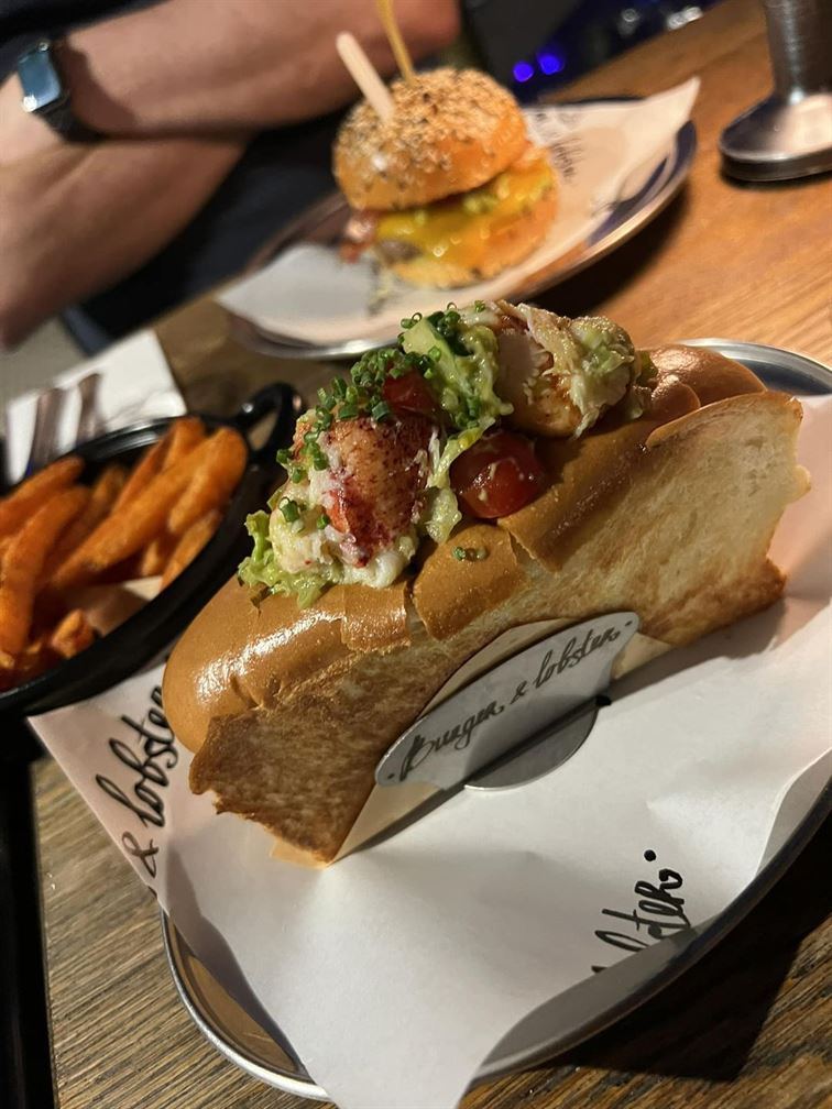 burger and lobster restaurant @ jewel