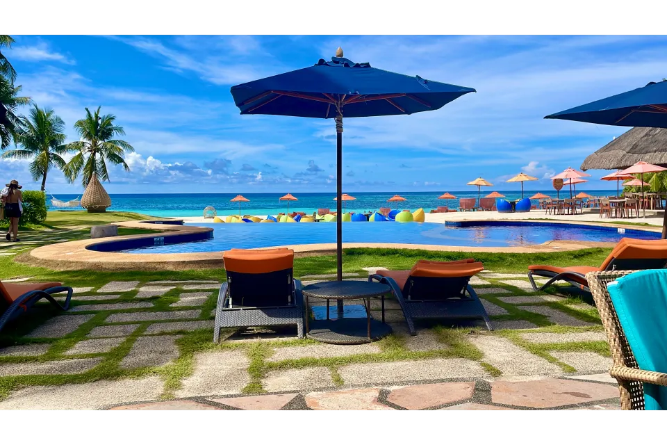 South Palms Resort simming pool Panglao