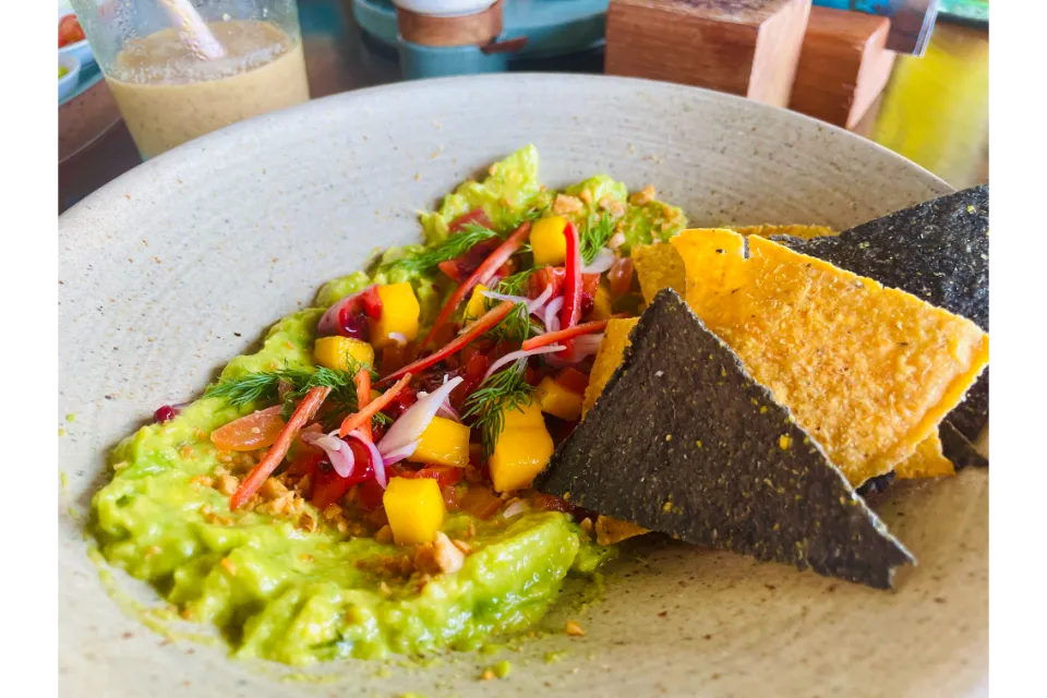 Mana Uluwatu Restaurant guacamole