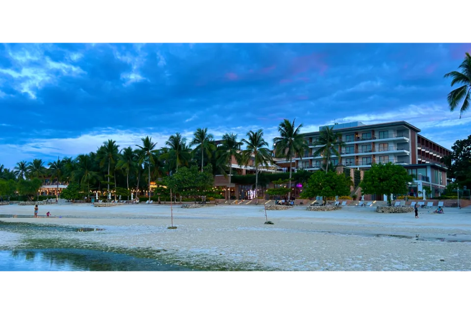 Modala Beach Resort Panglao: Nightime