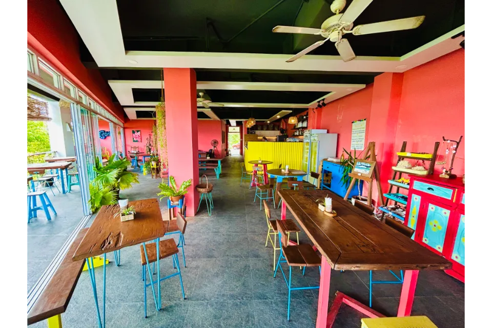 Chido Cafe Tagbilaran interior