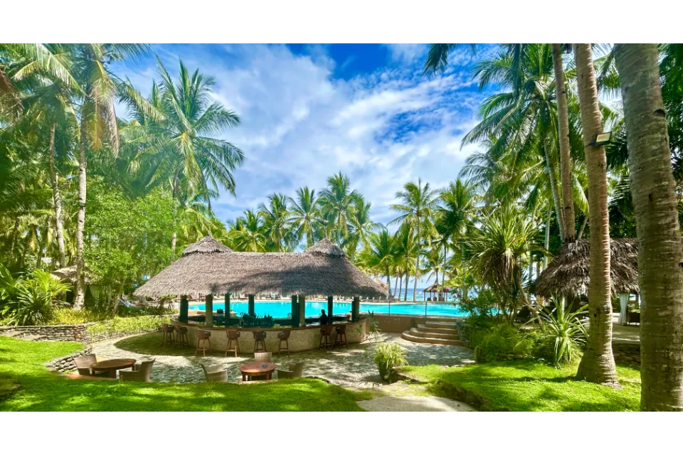 coco grove beach resort pool bar