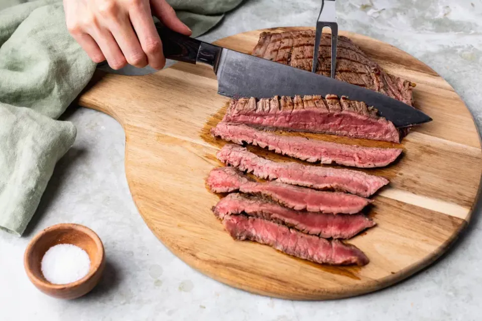 how to cut bavette steak A Comprehensive Guide to Bavette Steak: Cooking Tips, and 4 Flavorful Recipes