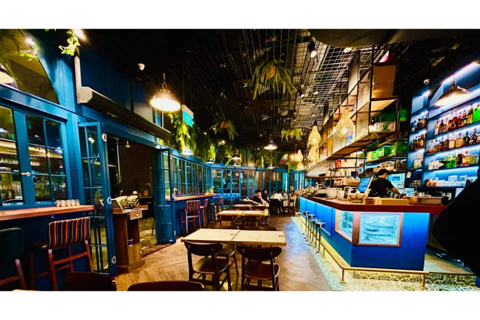 bolonia singapore spanish restaurant interior from back end