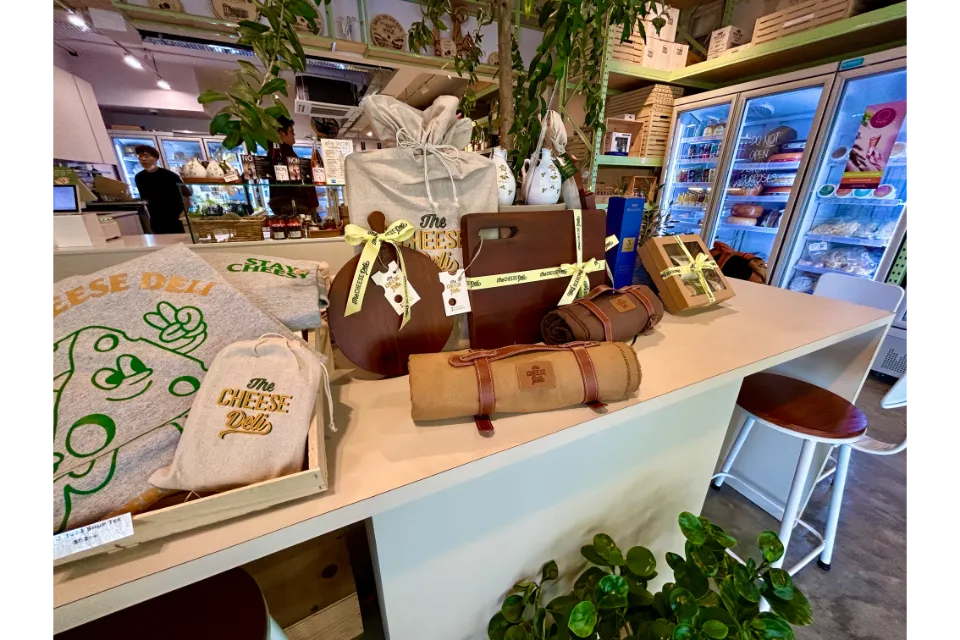 the cheese deli gifts