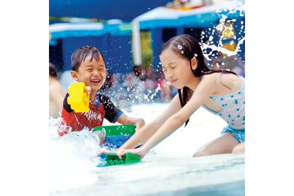 legoland-water-park-malaysia-wave-pool-islifearecipe