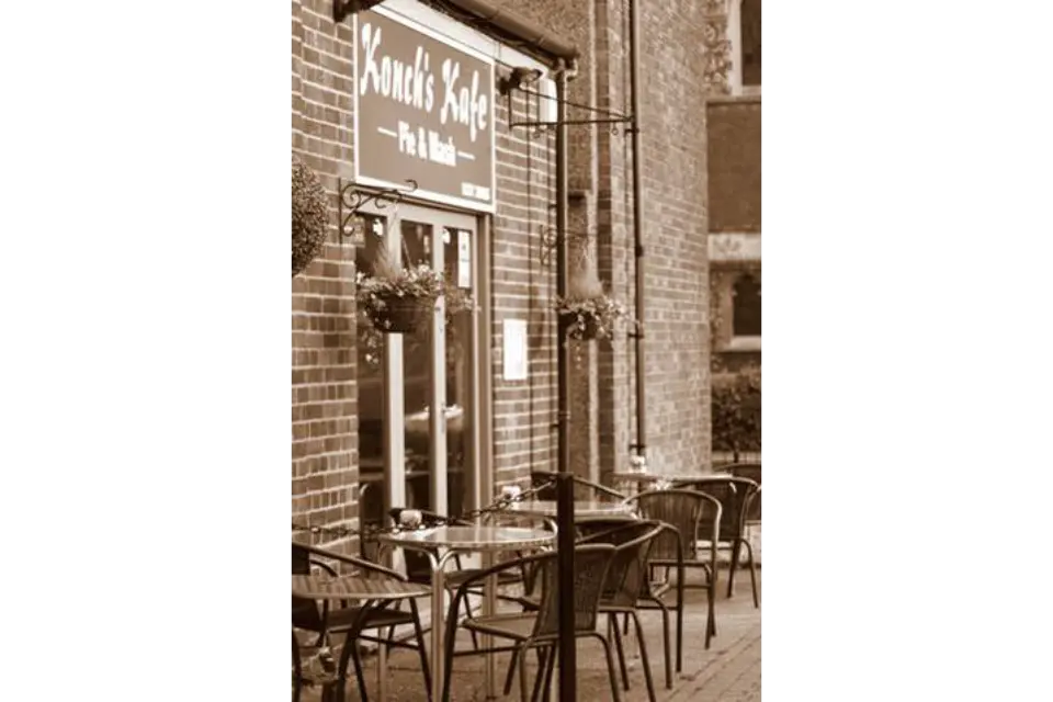 konchs kafe pie and mash