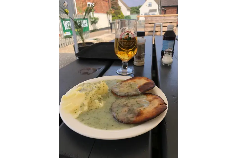 polly's pie and mash