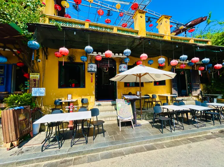 what to do in hoi an cargo restaurant exterior