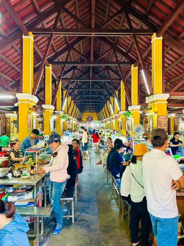 what to do in hoi an food market