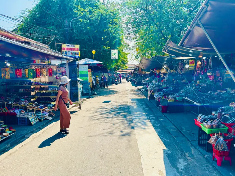 what to do in hoi an outside market