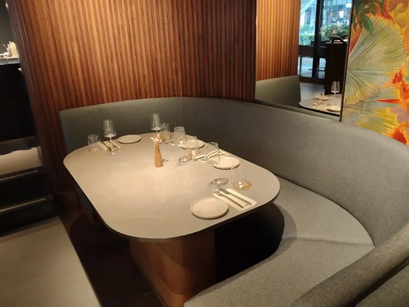 Kee’s Clarke Quay Booth Seating for Four