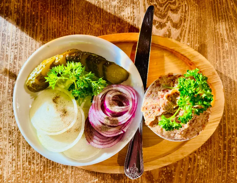 the red hog review warsaw pork fat and pickles