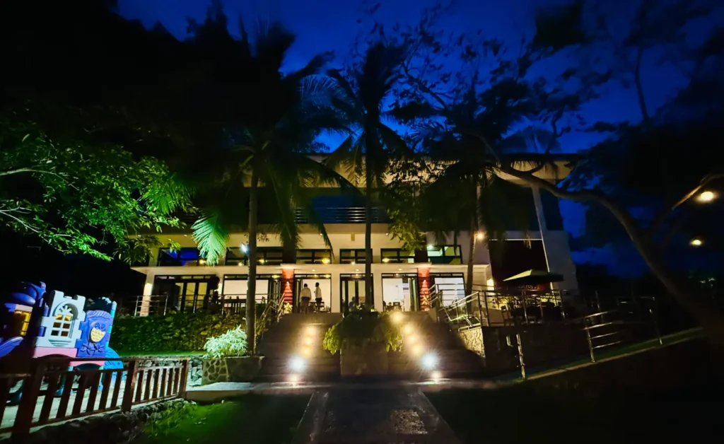 anda pearl premier resort review restaurant at night