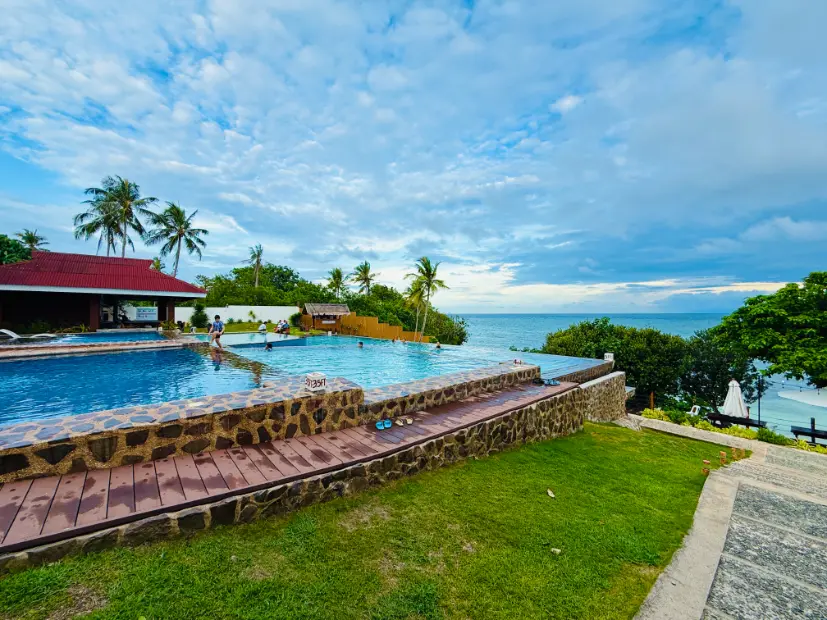 anda pearl premier resort review swimming pools