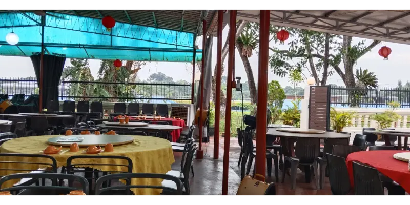 Hua Yu Wee Seafood Restaurant Facade and Outdoor