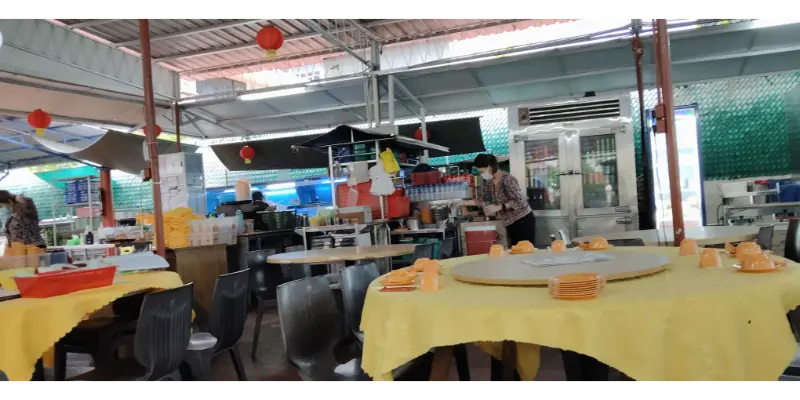 Hua Yu Wee Seafood Restaurant Team Hard at Work