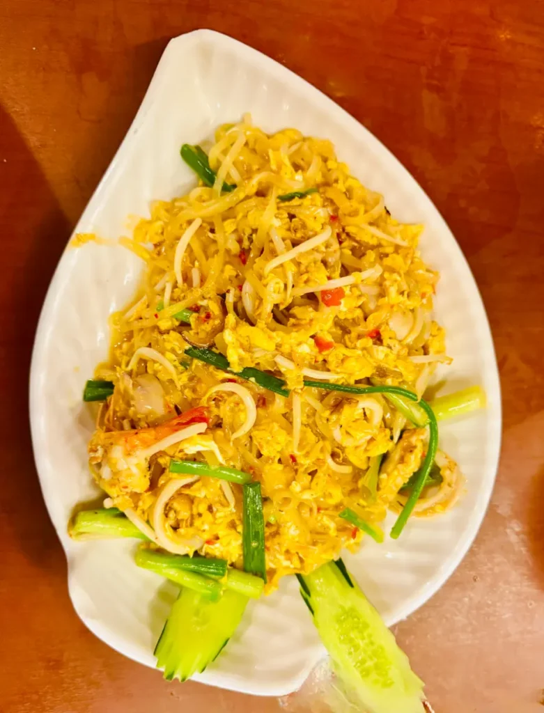 kampung carabao restaurant review JB pad thai