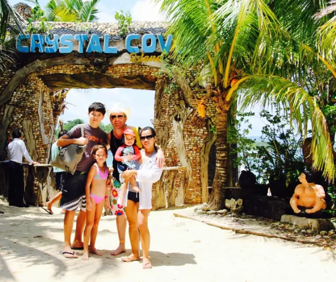 boracay review cryctal cove