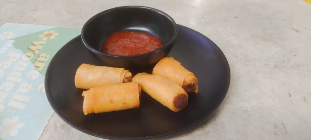 Crispy Filipino lumpia eggrolls