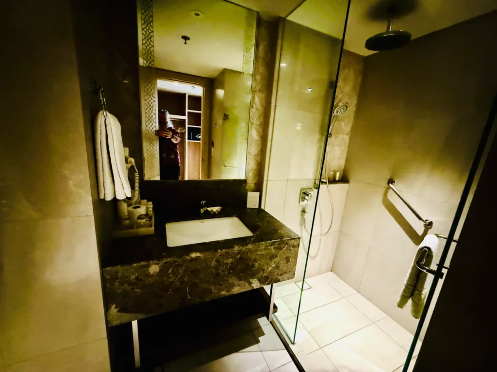 HENANN PREMIER BEACH RESORT REVIEW bathroom