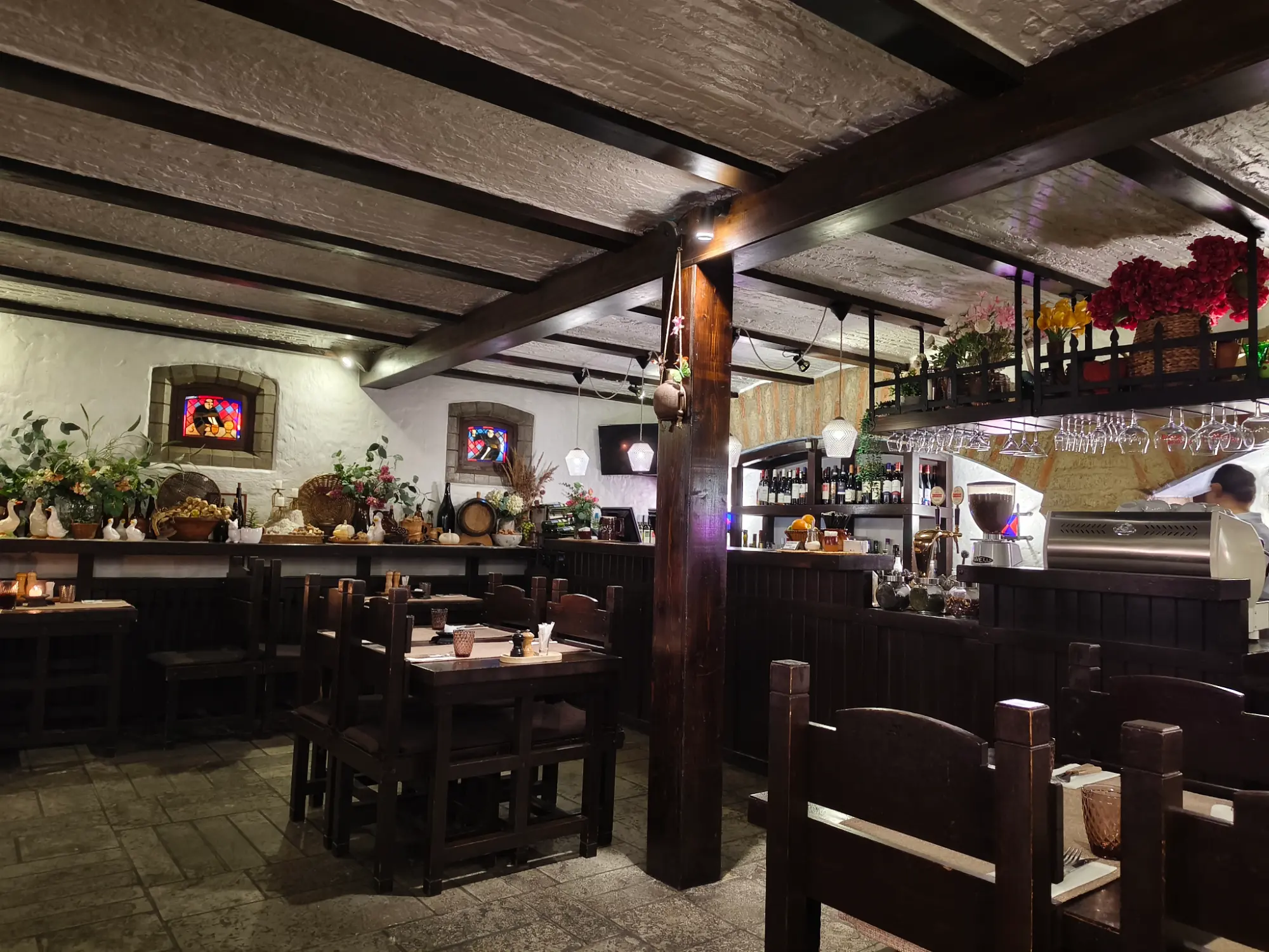 Munga Kelder Tallinn review restaurant interior